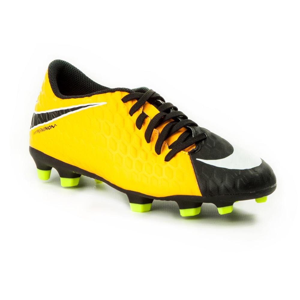 nike soccer cleats store near me
